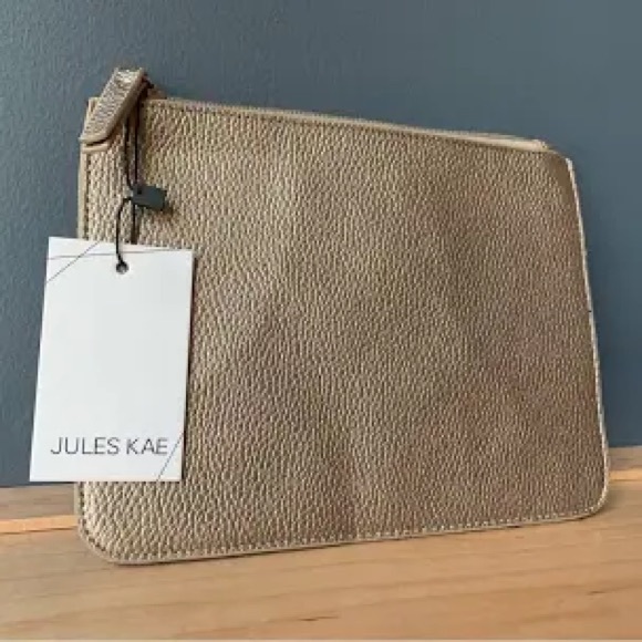 NWT Makeup Gold Metallic Bag - Picture 1 of 4